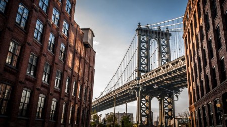 attachment-58935e2d79a5a2921f919c01 view of brookly bridge from a city street